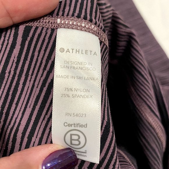 Athleta Ultimate Linear Lines Capri Black Volcanic Violet Size Small - Picture 6 of 10